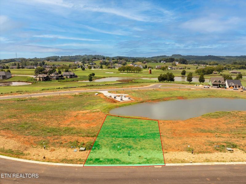 2206 Black Bear Cir, Loudon, TN 37774