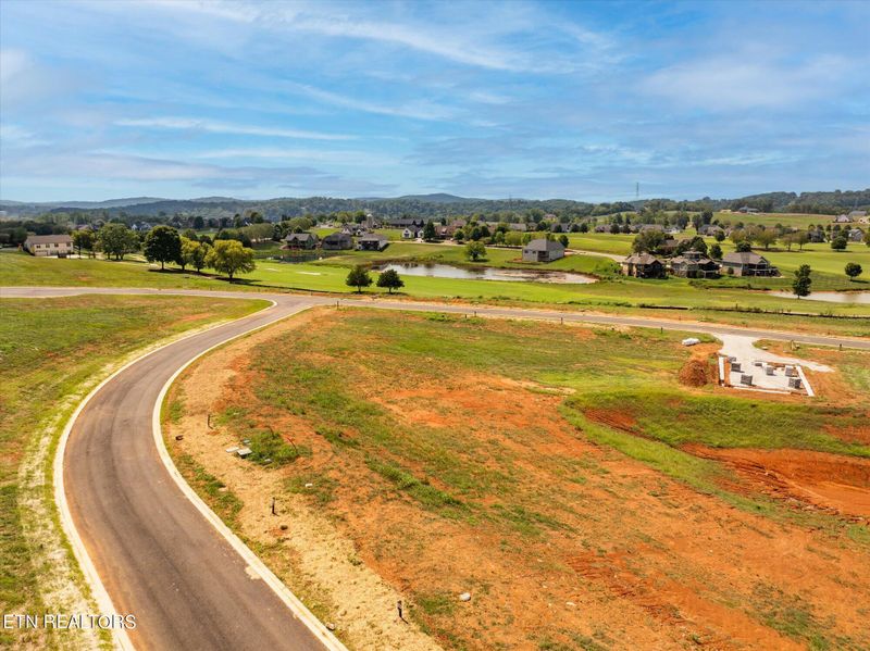2206 Black Bear Cir, Loudon, TN 37774