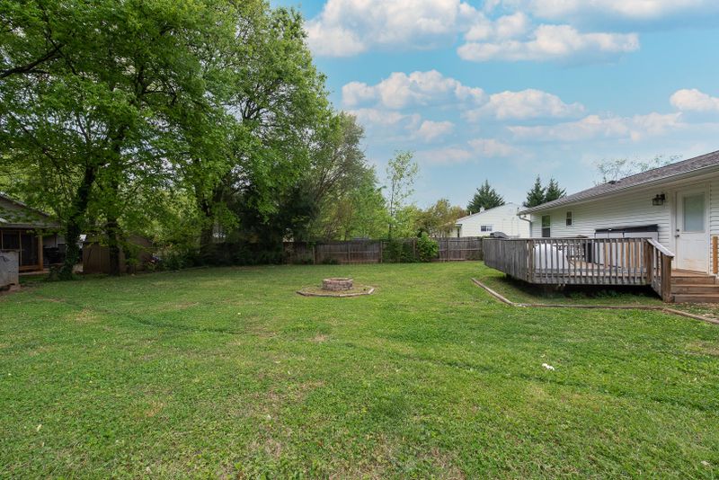 2206 Compton Dr, Maryville, TN 37804