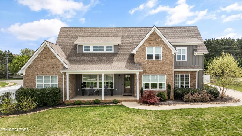 2206 Rockingham Dr, Maryville, TN 37803