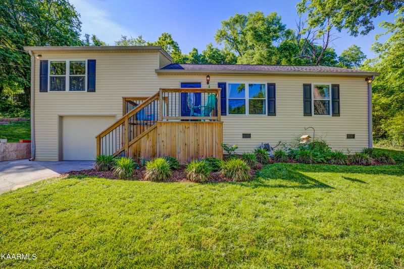 2208 Southside Rd, Knoxville, TN 37920