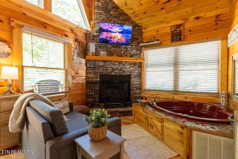 2208 Spurling Way, Sevierville, TN 37862