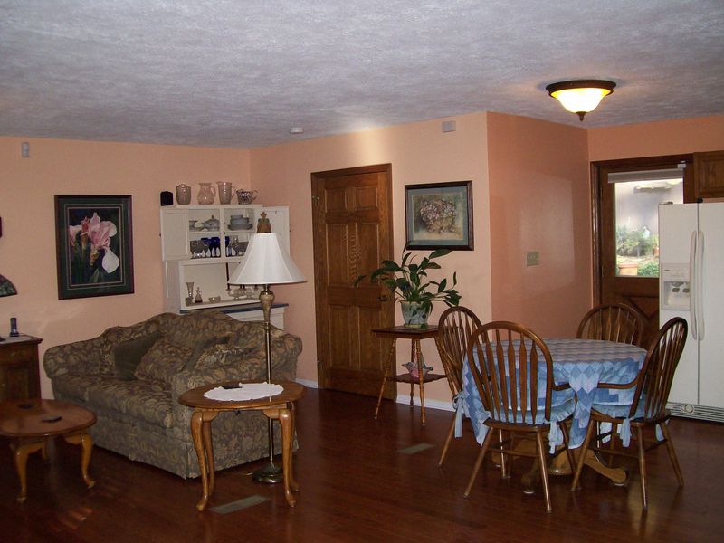 2209 Ridgecrest Dr, Knoxville, TN 37918