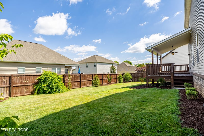 2209 Scarlet Tanager St, Maryville, TN 37801