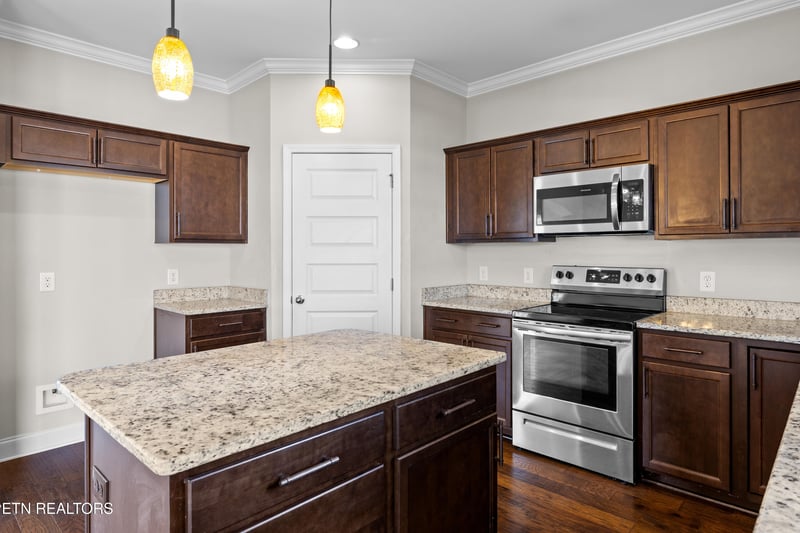 2209 Scarlet Tanager St, Maryville, TN 37801