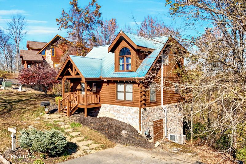 221 Alpine Mountain Way, Pigeon Forge, TN 37863