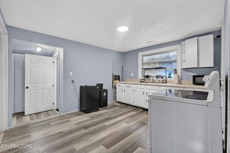 221 Cansler Ave, Knoxville, TN 37921
