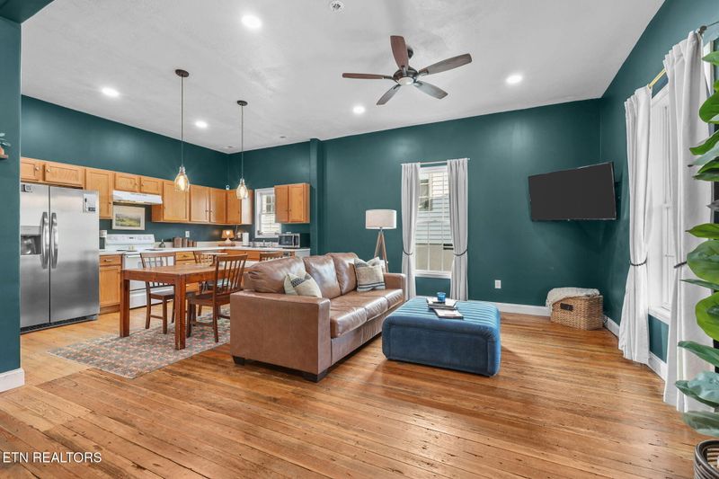 221 E Oldham Ave, Knoxville, TN 37917