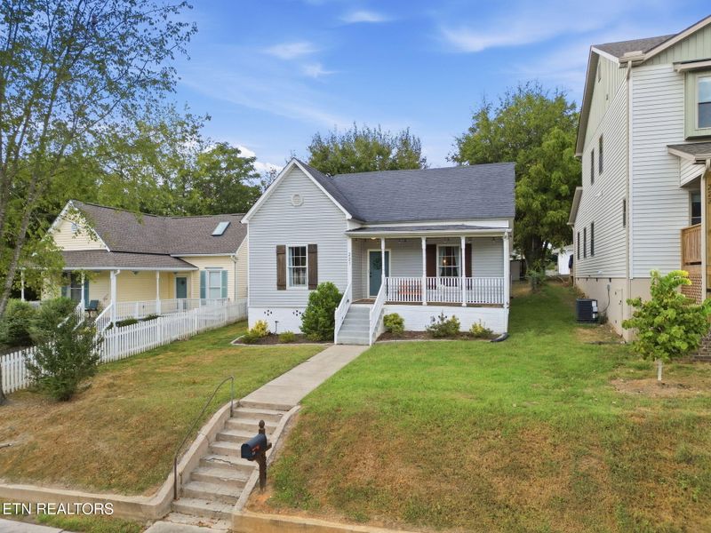 221 E Oldham Ave, Knoxville, TN 37917