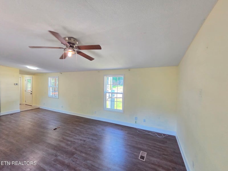 221 Elm Grove St, Loudon, TN 37774