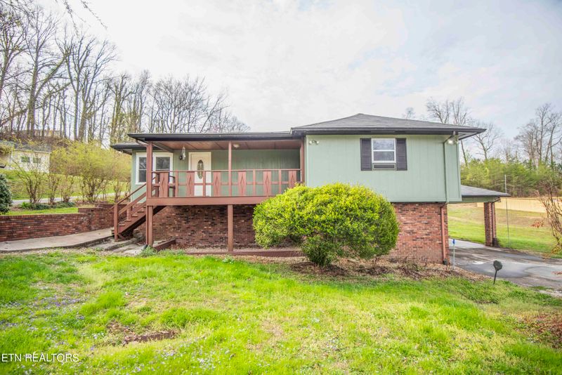 221 Haven Rd, Oliver Springs, TN 37840