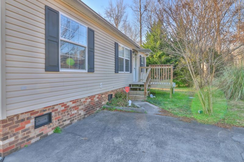 221 Loggers Ln, Clinton, TN 37716