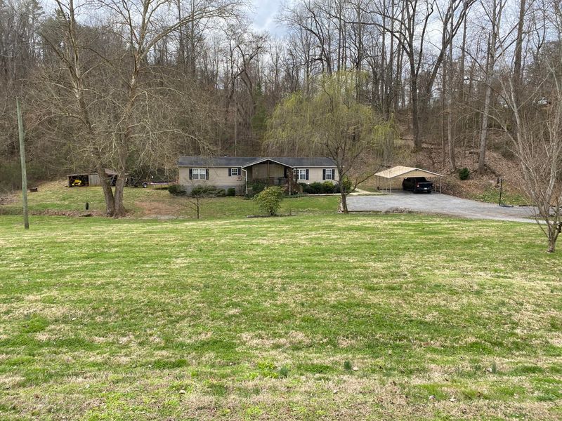 221 Sallings Rd, Luttrell, TN 37779