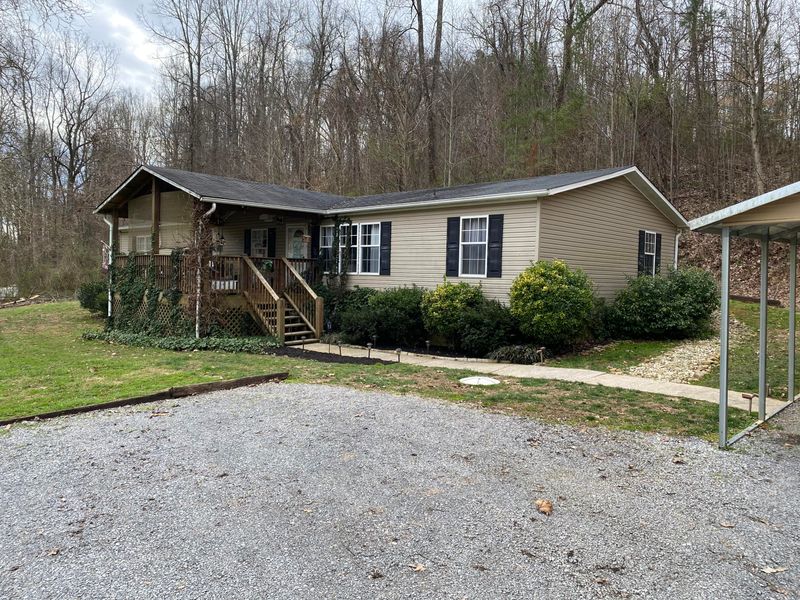 221 Sallings Rd, Luttrell, TN 37779