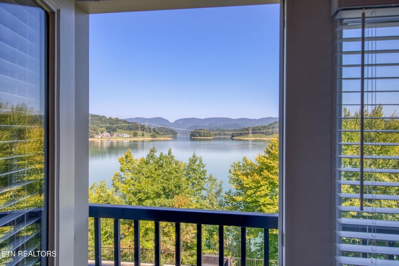 221 Sandpiper Ln, Bean Station, TN 37708