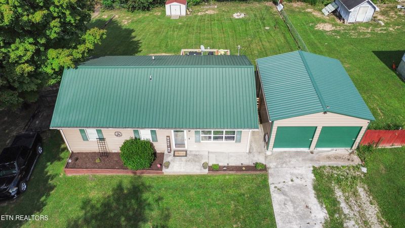 221 Sandy Cir, Lafollette, TN 37766