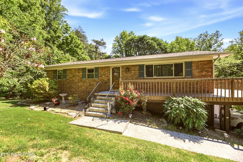 221 Sherwood Rd, Powell, TN 37849
