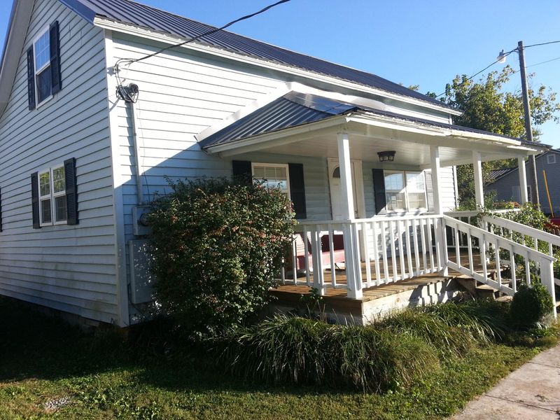 221 Stout St, Tellico Plains, TN 37385