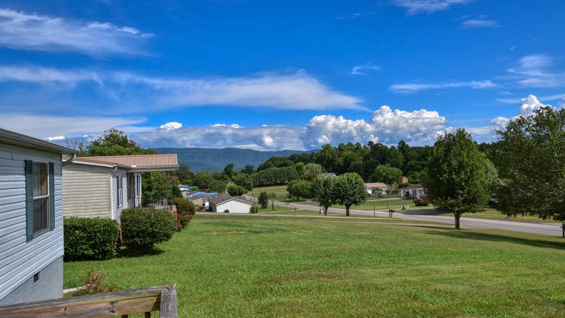 221 Westmoreland Ct, Seymour, TN 37865