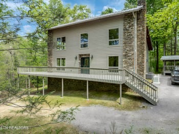 2210 Turkey Roost Rd, Walland, TN 37886