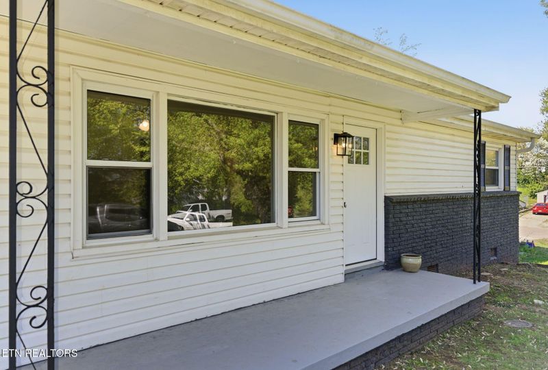 2210 W Gilbert Ln, Knoxville, TN 37920