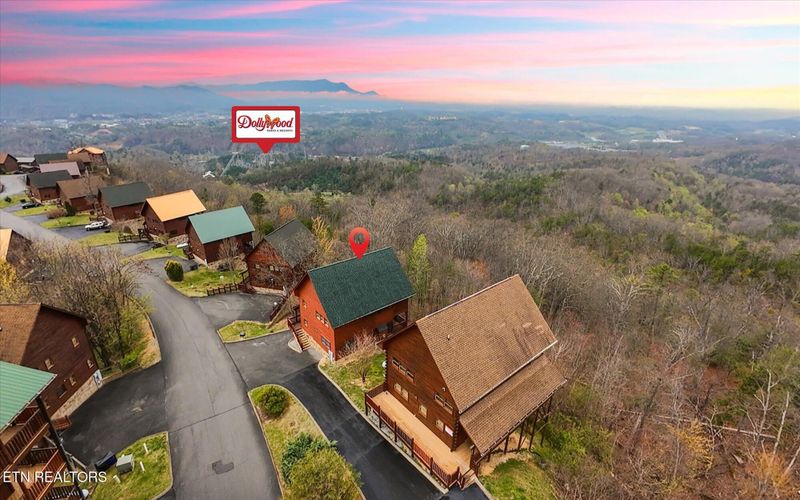 2212 Lone Eagle Dr, Sevierville, TN 37876