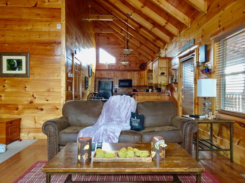 2212 Pinnacle Ridge Tr #53-R, Sevierville, TN 37876
