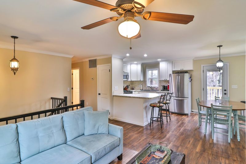 2212 Roundtree Rd, Knoxville, TN 37923