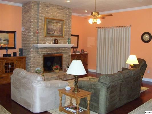 2212 Summerfield Ln, Sevierville, TN 37876