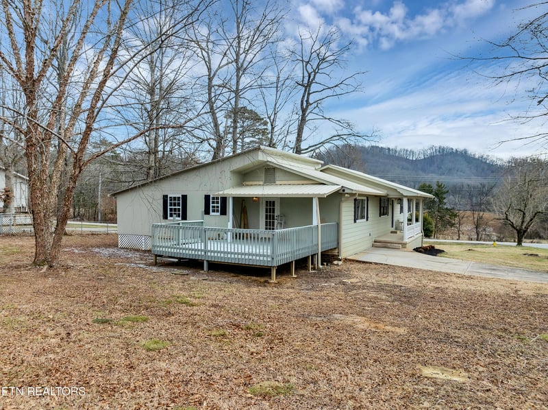 2214 Colony Dr, Maryville, TN 37803