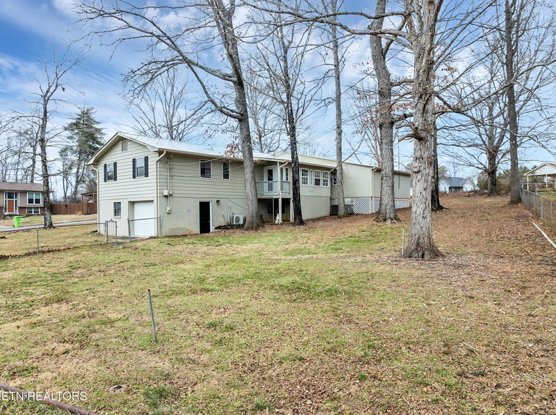 2214 Colony Dr, Maryville, TN 37803