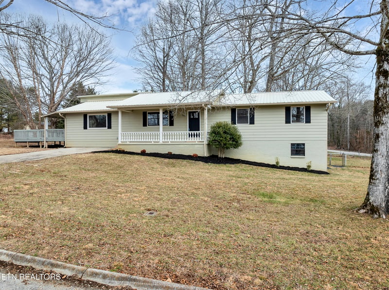 2214 Colony Dr, Maryville, TN 37803