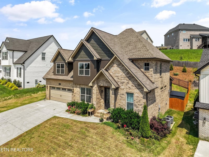 2214 Hickory Crest Ln, Knoxville, TN 37932