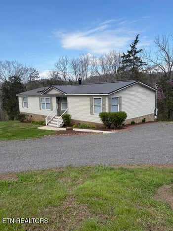 2214 Hinds Creek Rd, Heiskell, TN 37754