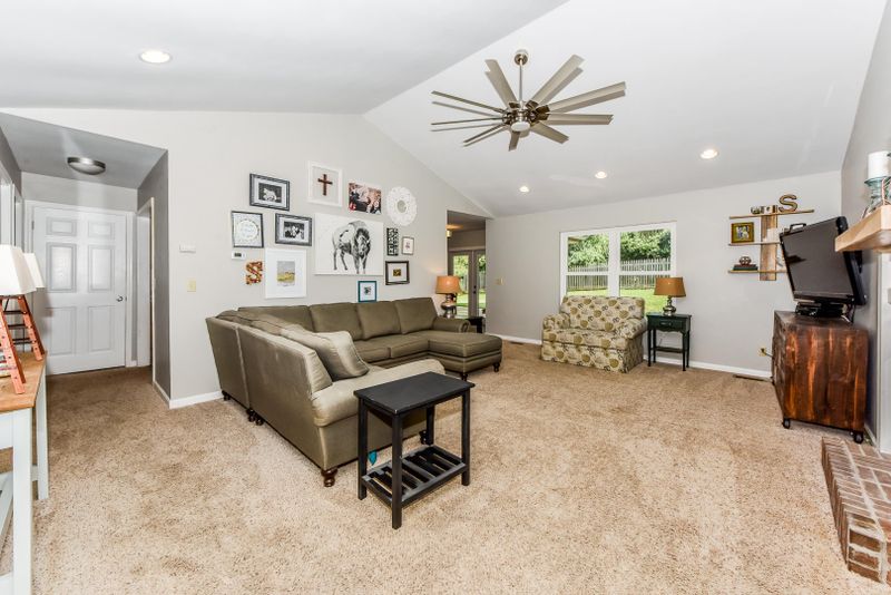 2215 Argonne Dr, Maryville, TN 37804