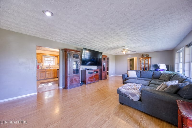 2215 Island Blvd, Sevierville, TN 37876