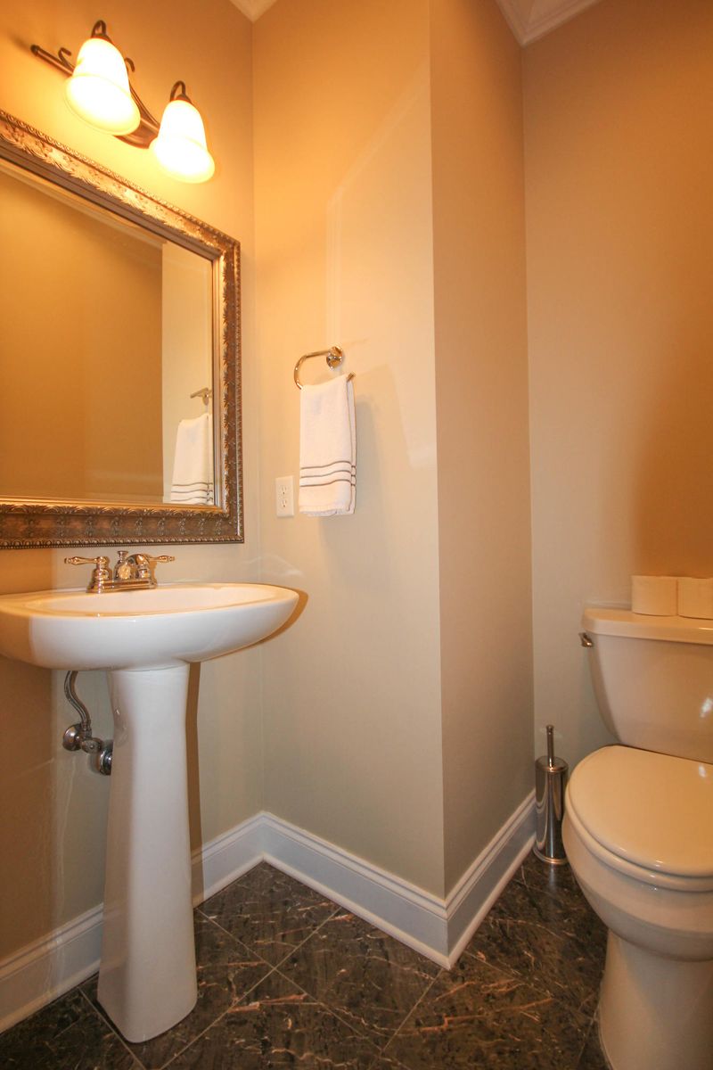 2215 Ivy Ridge Ln, Maryville, TN 37801