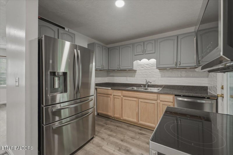 2216 Rifle Range Dr, Knoxville, TN 37918