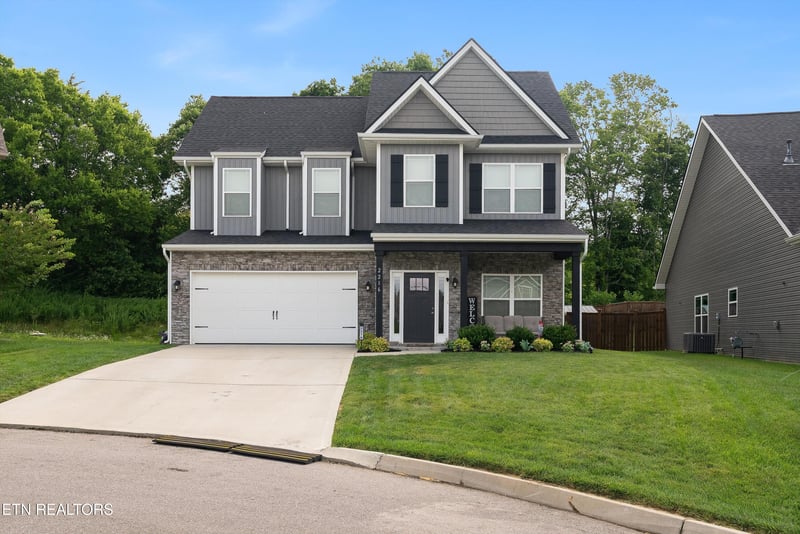 2216 Shylah Mia Ln, Knoxville, TN 37932