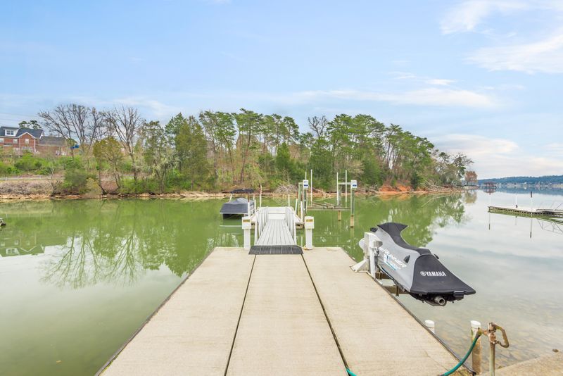 2217 Breakwater Dr, Knoxville, TN 37922