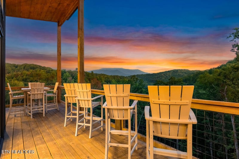 2217 Legend Dr, Sevierville, TN 37876