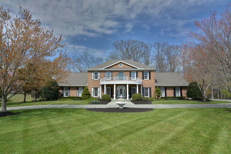 2217 Will Dr, Knoxville, TN 37938