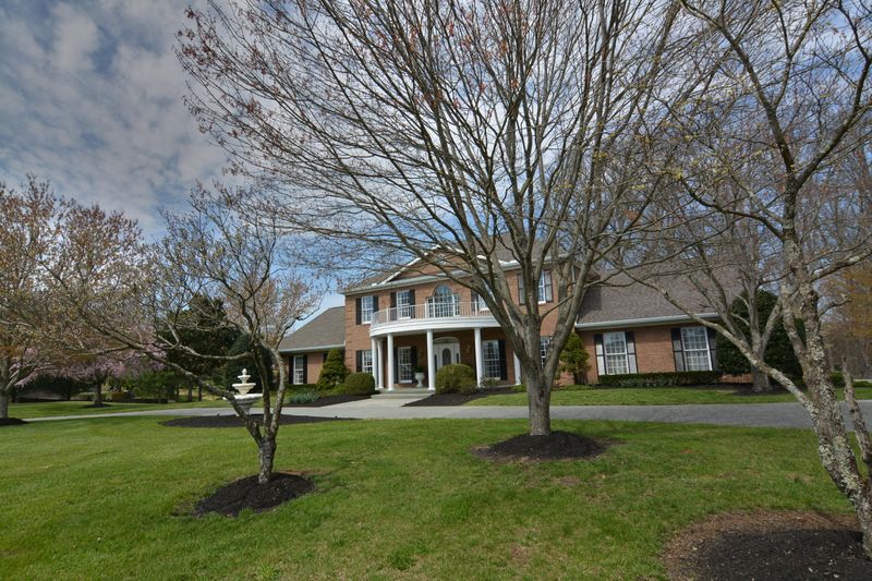 2217 Will Dr, Knoxville, TN 37938
