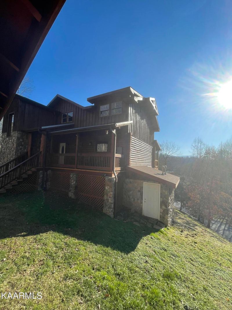 2218 Applewood Rd, Sevierville, TN 37862