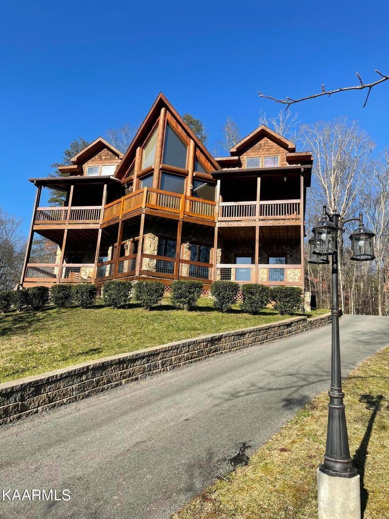 2218 Applewood Rd, Sevierville, TN 37862