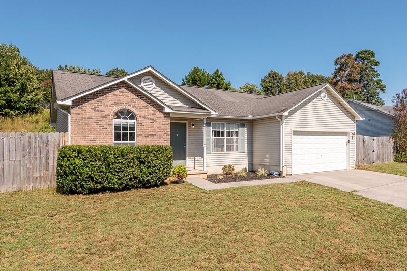 2219 Cripple Oak Ln, Powell, TN 37849