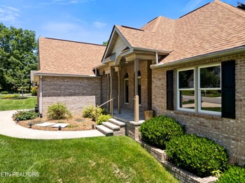 222 Amherst Ln, Crossville, TN 38558