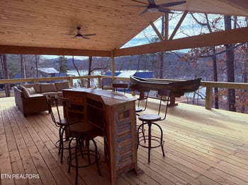 222 Big Creek Ln, Lafollette, TN 37766