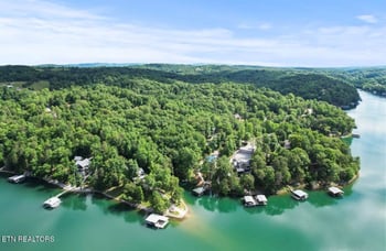 222 Big Creek Ln, Lafollette, TN 37766