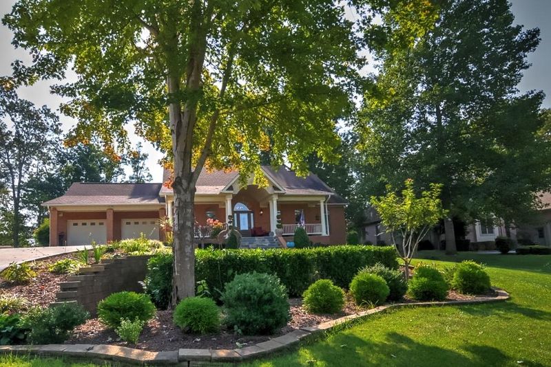 222 Chickasaw Ln, Loudon, TN 37774